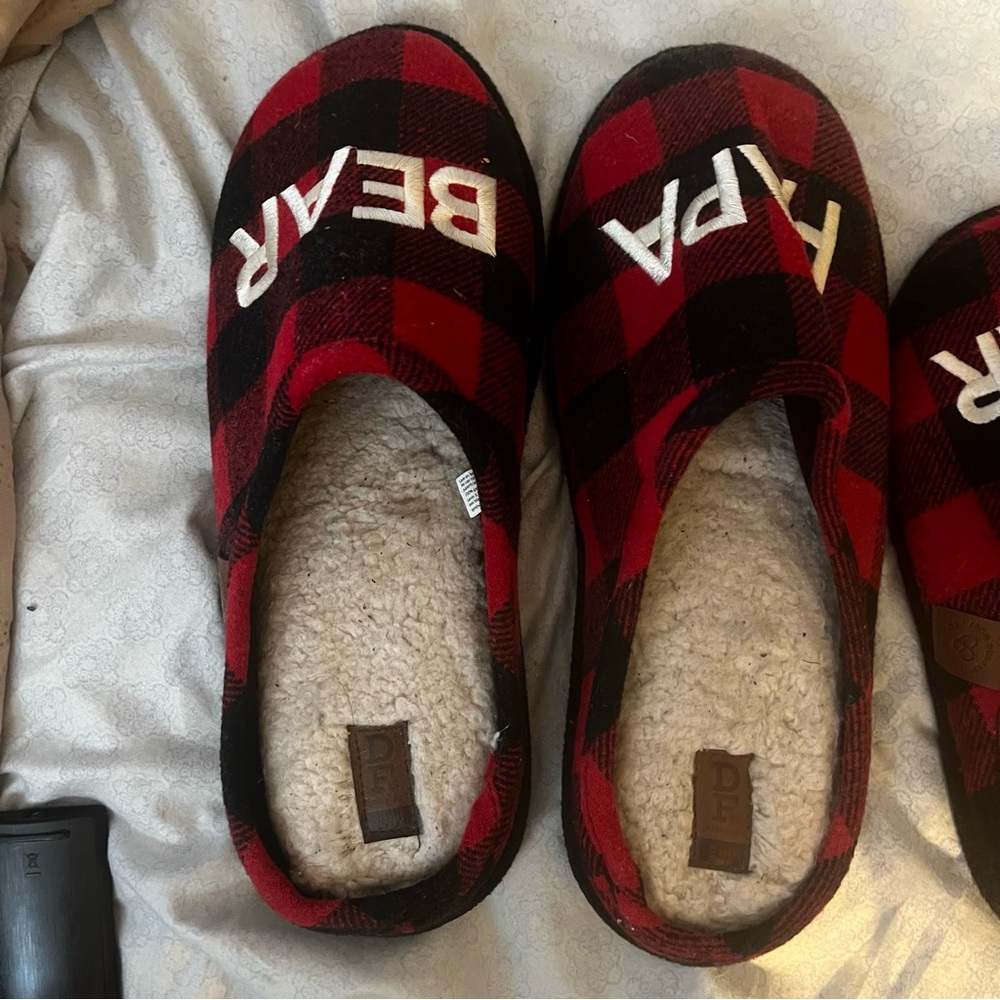 2x (Two) Dearform XL and M houseshoes